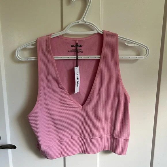 NWT Garage Seamless Tank - Picture 2 of 4